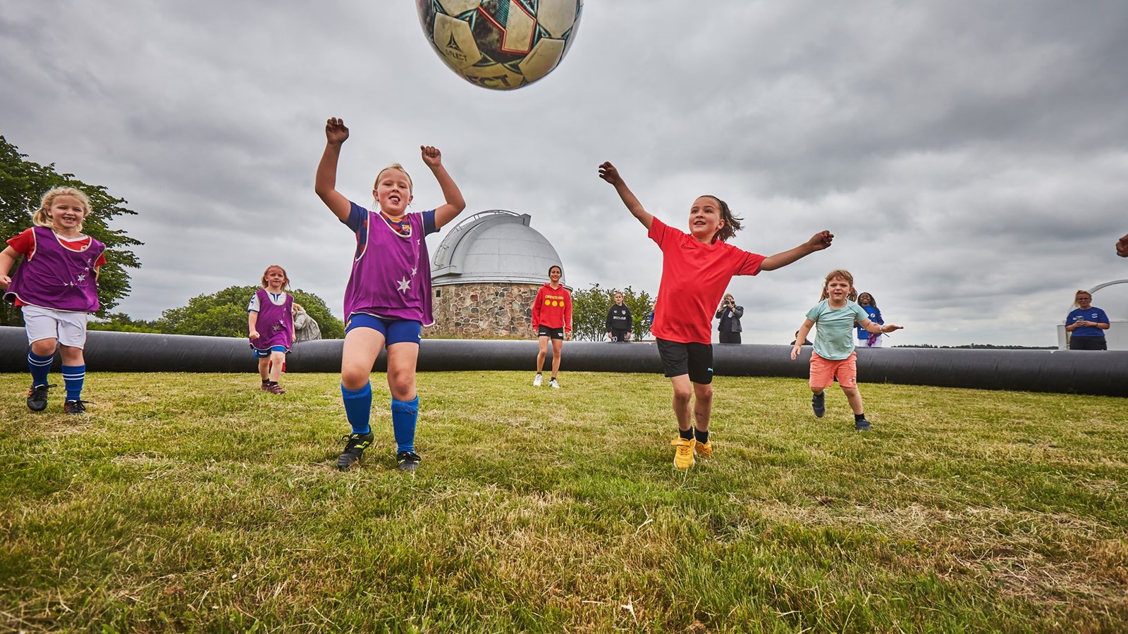 Pige- og kvindefodbolden har vokseværk i Holbæk Kommune